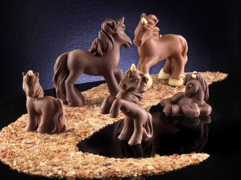 Unicorn-shaped silicone moulds. Unicorn chocolates