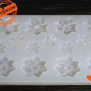 Christmas Flowers - big and small mould